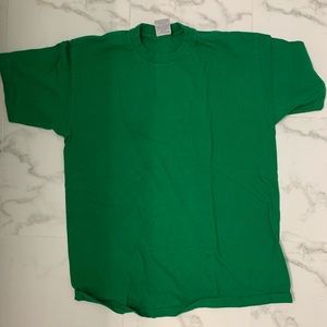 Men’s green t shirt plain
